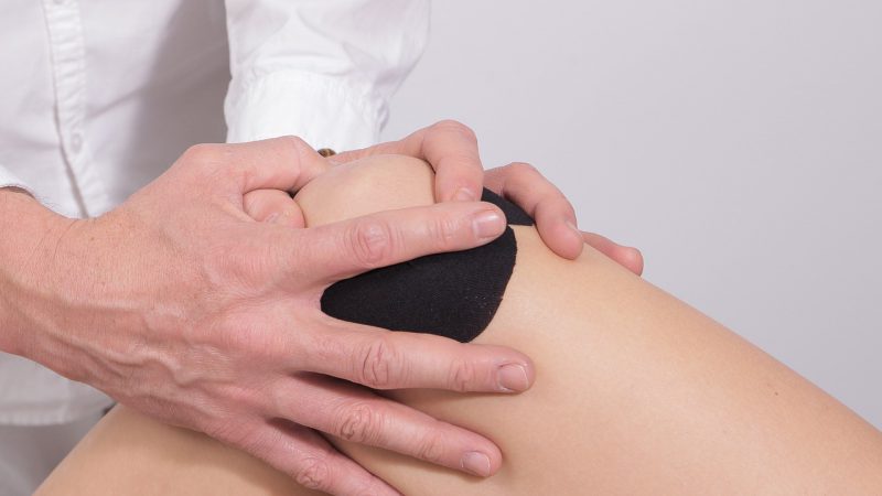 Laseroterapia kolana