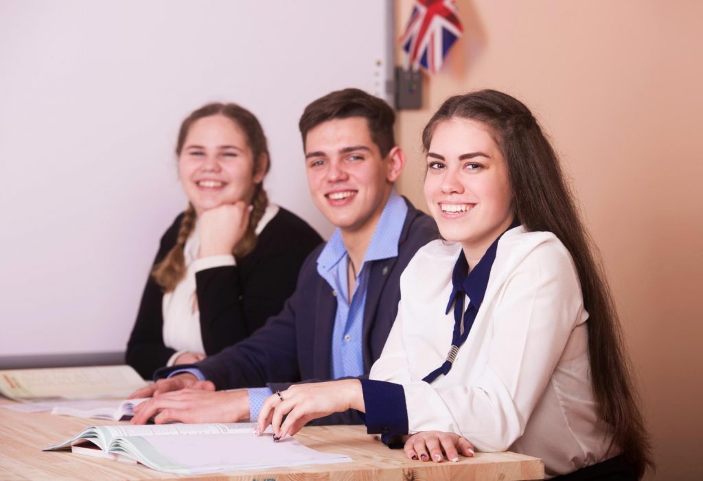 Jak wybrać najlepszą szkołę językową